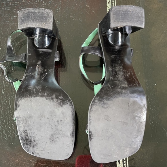 👠 - Picture 4 of 5